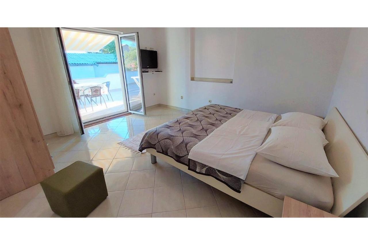 Apartments & Room Masa Starigrad Paklenica Bagian luar foto