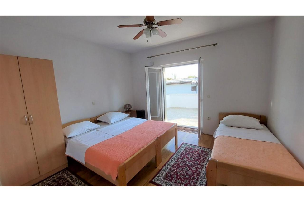 Apartments & Room Masa Starigrad Paklenica Bagian luar foto