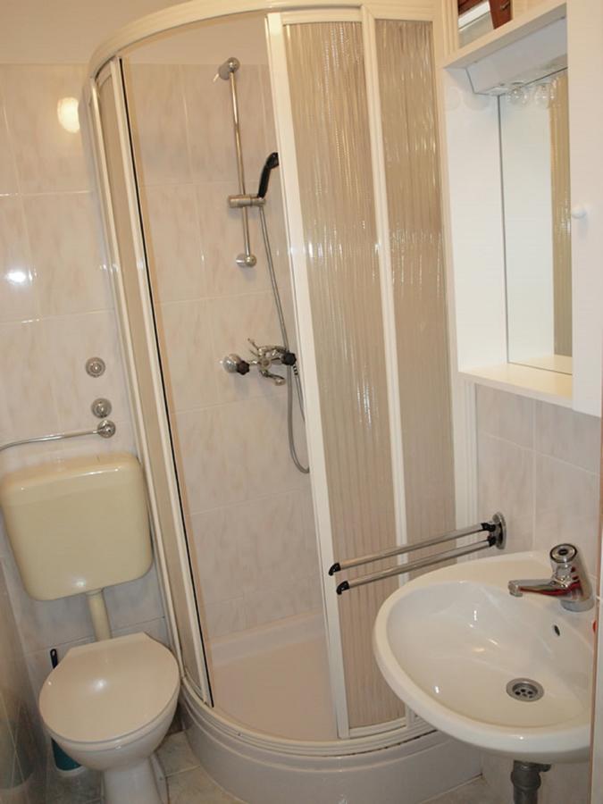 Apartments & Room Masa Starigrad Paklenica Bagian luar foto