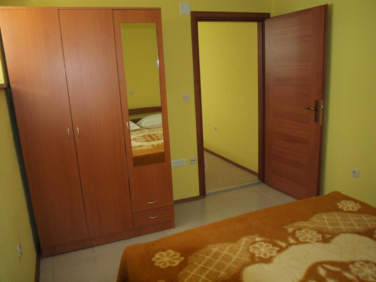 Apartments & Room Masa Starigrad Paklenica Ruang foto